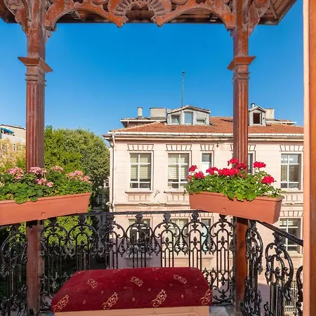 Ista Palace Hotel 3*