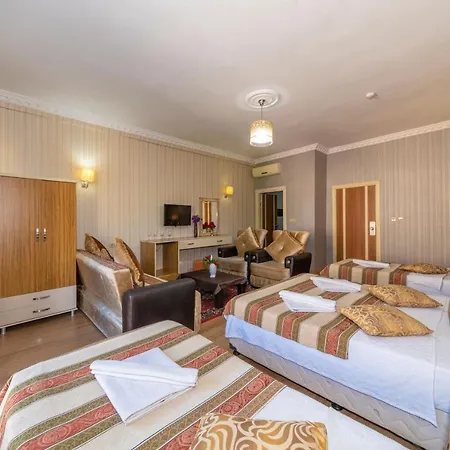 מלון Ista Palace 3*