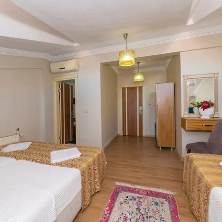 Hotel Ista Palace 3*
