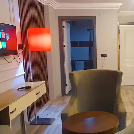 מלון Ista Palace 3*