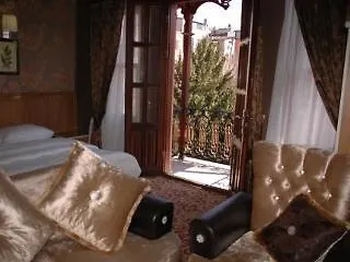 Ξενοδοχείο Ista Palace
