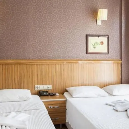 Ista Palace Hotel 3*
