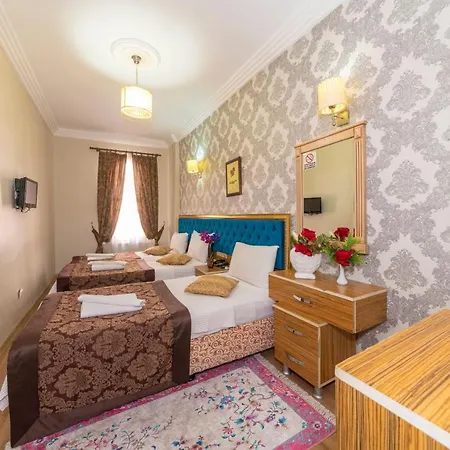 מלון Ista Palace 3*